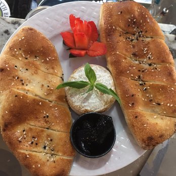 PieTana - Brie platter - Pizza Near Me - Lexington, Kentucky
