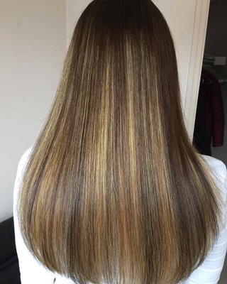 Antons Salon by null