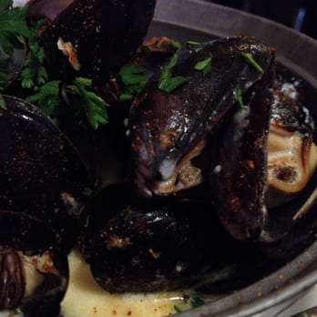 Dadeo - Close Up of Steamed Mussels - Southern Near Me - Edmonton, Alberta