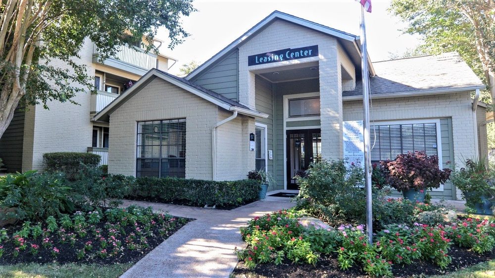 SUMMER GROVE APARTMENT HOMES Updated September 2024 27 Photos & 18