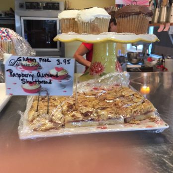 Lis Bake Shop - Raspberry almond shortbread, tangerine cupcakes - Desserts Near Me - Mystic, Connecticut Lis Bake Shop - Raspberry almond shortbread, tangerine cupcakes - Desserts Near Me - Mystic, Connecticut