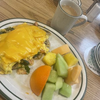Penfold's Café - Hallendase omelet with American (instead of Swiss) and sauce on side. Plenty of flavors without the sauce - Breakfast & Brunch Near Me - Temecula, California