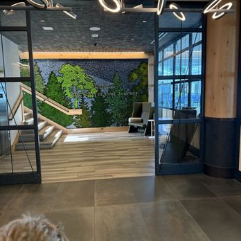 Escape Lounge - Entry - Airport Lounges Near Me - Portland, Oregon