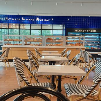 Paris Baguette - Cafes Near Me - Maple Grove, Minnesota Paris Baguette - Cafes Near Me - Maple Grove, Minnesota