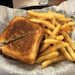 Cameos Drive-in - Patty melt