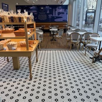 Paris Baguette - Bakeries Near Me - Chicago, Illinois