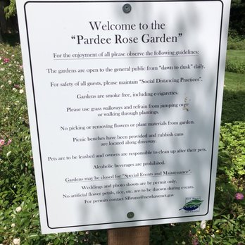 Pardee Rose Garden - Welcome to the gardens - Parks Near Me - Hamden, Connecticut