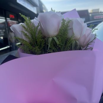 Bella Rose - Beautiful Pink Roses - Florists Near Me - Rialto, California