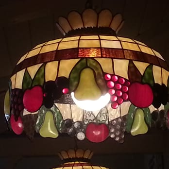 Petrillo's Pizza - light fixture - Pizza Near Me - San Gabriel, California
