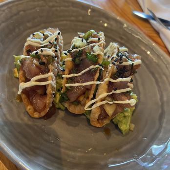 Duke's La Jolla - Tuna Poke Tacos - New American Near Me - La Jolla, California