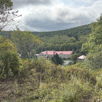 Mountain Lake Lodge - Mountain View of Lodge - Hotels Near Me - Pembroke, Virginia Mountain Lake Lodge - Mountain View of Lodge - Hotels Near Me - Pembroke, Virginia
