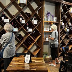 Grape Vine Springs Winery - Pick out your own bottles to take home