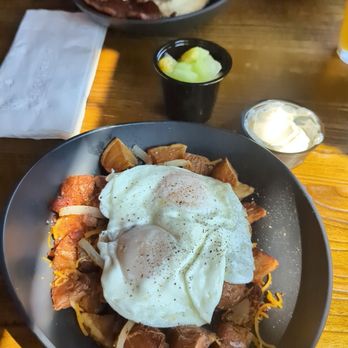 Inside The Five - Sylvania - Western Skillet &  Chicken and Gravy - Breweries Near Me - Sylvania, Ohio