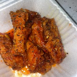 American Deli - 6 pc hot with lemon pepper sprinkles