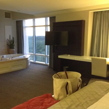 Grand Pequot Tower - Large updated King bedroom with large jacquzzi tub overlooking woods. - Hotels Near Me - Mashantucket, Connecticut Grand Pequot Tower - Large updated King bedroom with large jacquzzi tub overlooking woods. - Hotels Near Me - Mashantucket, Connecticut