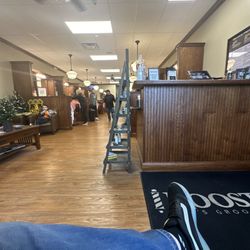 Roosters Men's Grooming Center