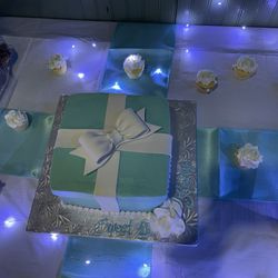 Clay's Creative Corner Bakery - Highly recommend Clay's Bakery. I drove from South Philly to Berwyn to pick up this cake. It was worth the ride