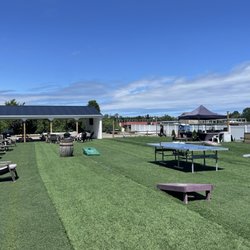 Meyers Lighthouse Brewing & Mini Golf - Gigantic backyard!
