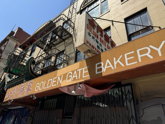Golden Gate Bakery by null