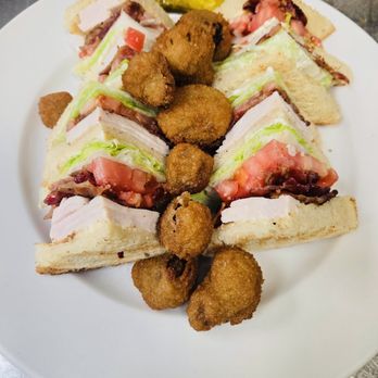 Happy Place Cafe - Cafes Near Me - Shorewood, Illinois