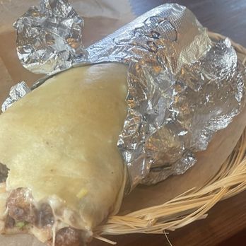 Doña - Breakfast burrito with black beans and no chorizo - Mexican Near Me - Oakland, California