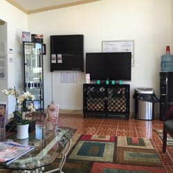Emily's Medical Group - Really nice and clean inside