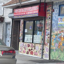 West side Groceries & Halal Meat - Outside view
