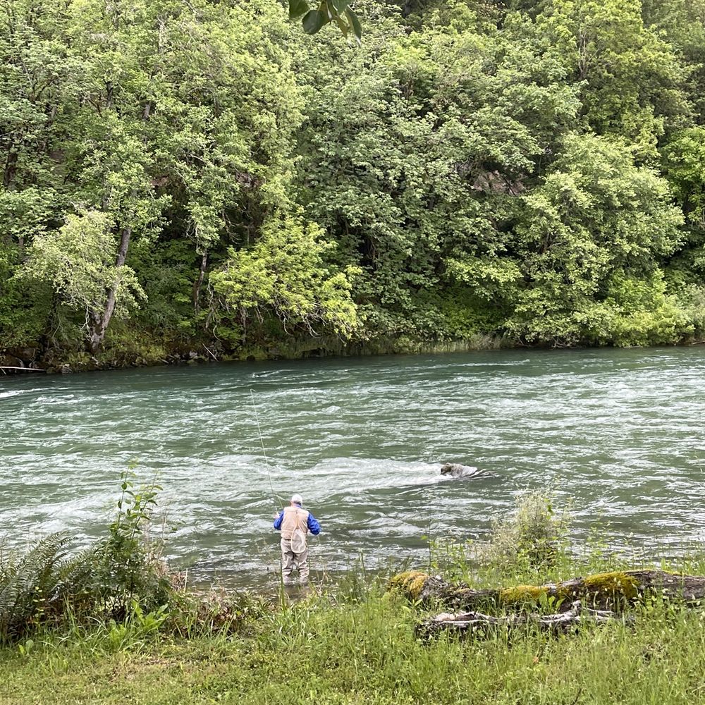 Casey's Riverside RV Park - Fishing at Casey's - RV Parks Near Me - Westfir, Oregon