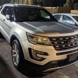 Flaherty Personal Driving Service - Ford Explorer Limited, six passenger capacity and plenty of space for luggage.