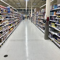 Market 32 By Price Chopper - Market 32 Lenox MA. Clean and remodeled.