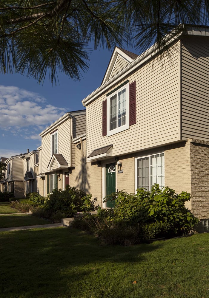 SHOREBROOKE TOWNHOMES APARTMENTS Updated April 2024 23399 Haggerty Rd, Novi, Michigan