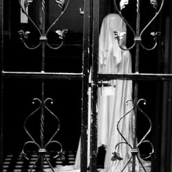 Temple Bar House of Horrors - They're escaping.... Temple Bar House of Horrors, 11 Anglesea Street,Temple Bar, Dublin 2.