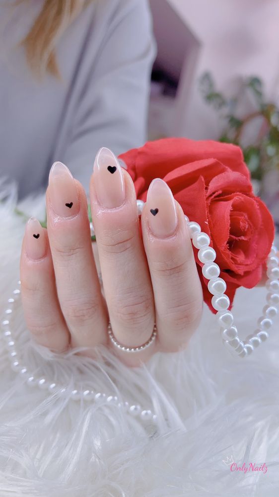 Only Nailz Logo