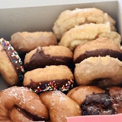 Ronald's Donuts - Mixed deliciousness!