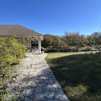 Snyder's Tavern - Nice backyard and walk from the inn to the tavern. - Gastropubs Near Me - Glen Rose, Texas Snyder's Tavern - Nice backyard and walk from the inn to the tavern. - Gastropubs Near Me - Glen Rose, Texas