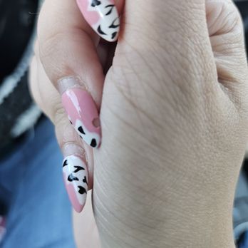 Smiley Nail Spa - Chipped nail - Nail Salons Near Me - Walnut Creek, California