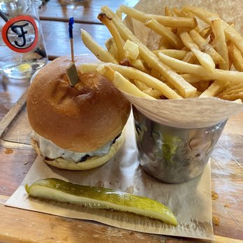 Finney's Crafthouse - Burbank - Black Truffle Burger - New American Near Me - Burbank, California