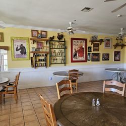 Buena Vista Assisted Living - Dining room
