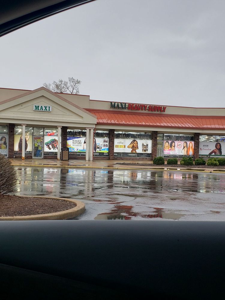 MAXI BEAUTY SUPPLY 7525 N Lindbergh Blvd, Hazelwood, Missouri