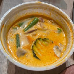Long Tien - Rotcurry zum gebackenen Hühnchen
