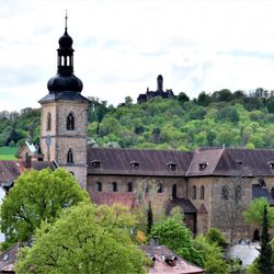 Jakobskirche - St. Jakob with Altenburg Castle in the back