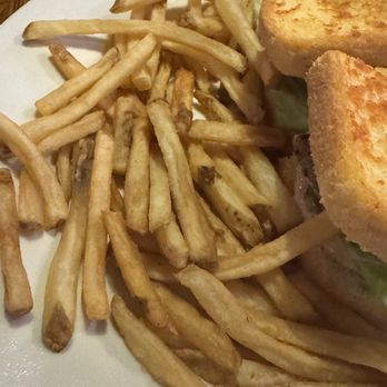 Marie Callender's - Not even the pigeons outside would want these. - American Near Me - Monterey Park, California