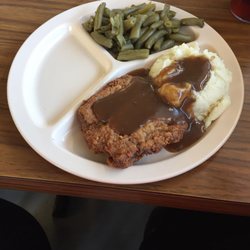 Cat's Den - Country fried steak with mashed potatoes