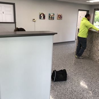 Flat Creek Veterinary Hospital - Inside - Veterinarians Near Me - Sedalia, Missouri