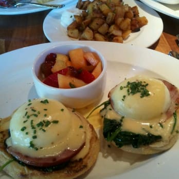 Chelsea's Kitchen - Eggs benedict - New American Near Me - Phoenix, Arizona Chelsea's Kitchen - Eggs benedict - New American Near Me - Phoenix, Arizona