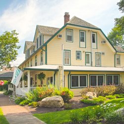 A C Little's Drinkery - The Eagles Mere Inn