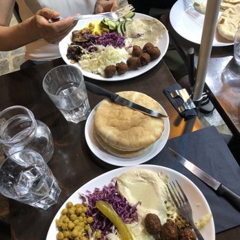 King Falafel Palace - Falafel plate - Middle Eastern Near Me - Paris, 75 King Falafel Palace - Falafel plate - Middle Eastern Near Me - Paris, 75