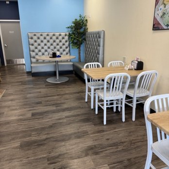 Chill Ice Cream Studio - Inside - Ice Cream & Frozen Yogurt Near Me - Farmington, Minnesota Chill Ice Cream Studio - Inside - Ice Cream & Frozen Yogurt Near Me - Farmington, Minnesota