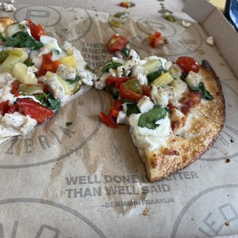Pieology Pizzeria Southbay Pavillion Mall - Pizza Near Me - Carson, California