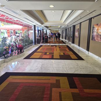 Golden Nugget - Hotels Near Me - Las Vegas, Nevada Golden Nugget - Hotels Near Me - Las Vegas, Nevada